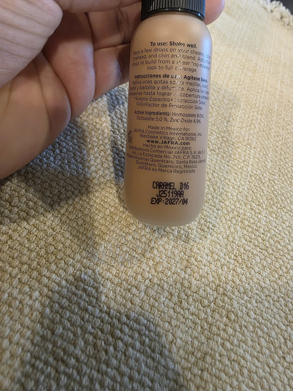 Jafra Advanced Silk Moisturizing Serum Foundation - Caramel D16